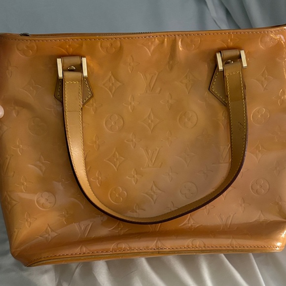 Louis Vuitton Light orange Vernis Houston Embossed Tote - Picture 13 of 14